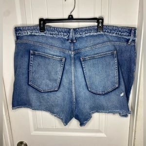 Good American Bombshell Short Denim Blue Jean Shadow Pockets Size 24
